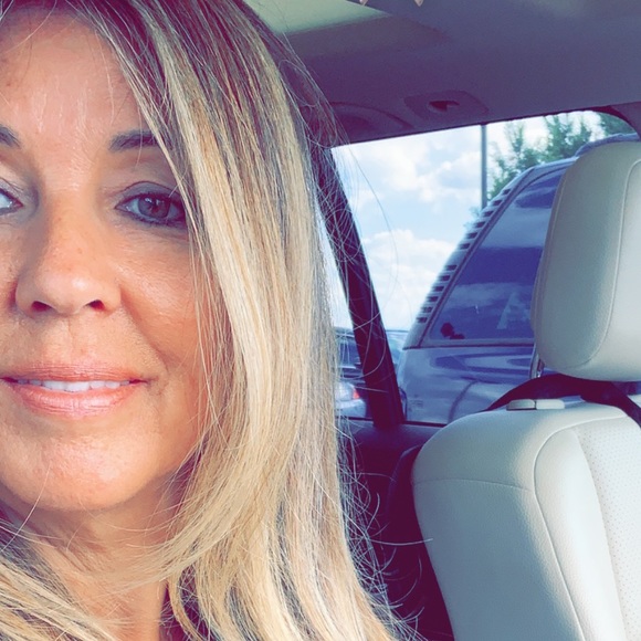 Welcome to my closet! - Picture 2 of 4